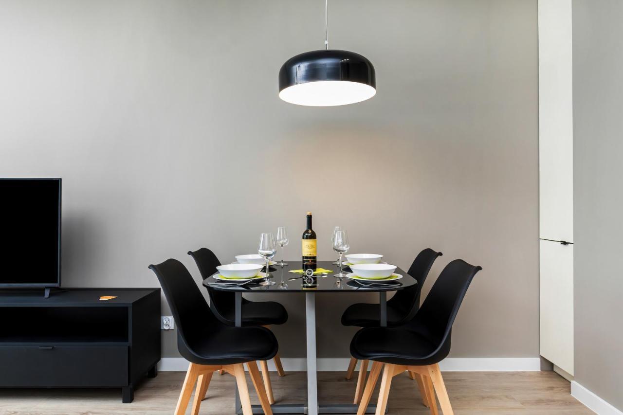 Modern City Center Apartments By Noclegi Renters Posen Exterior foto